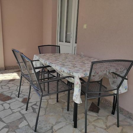 Apartmani Vesna Krk Town Exterior foto