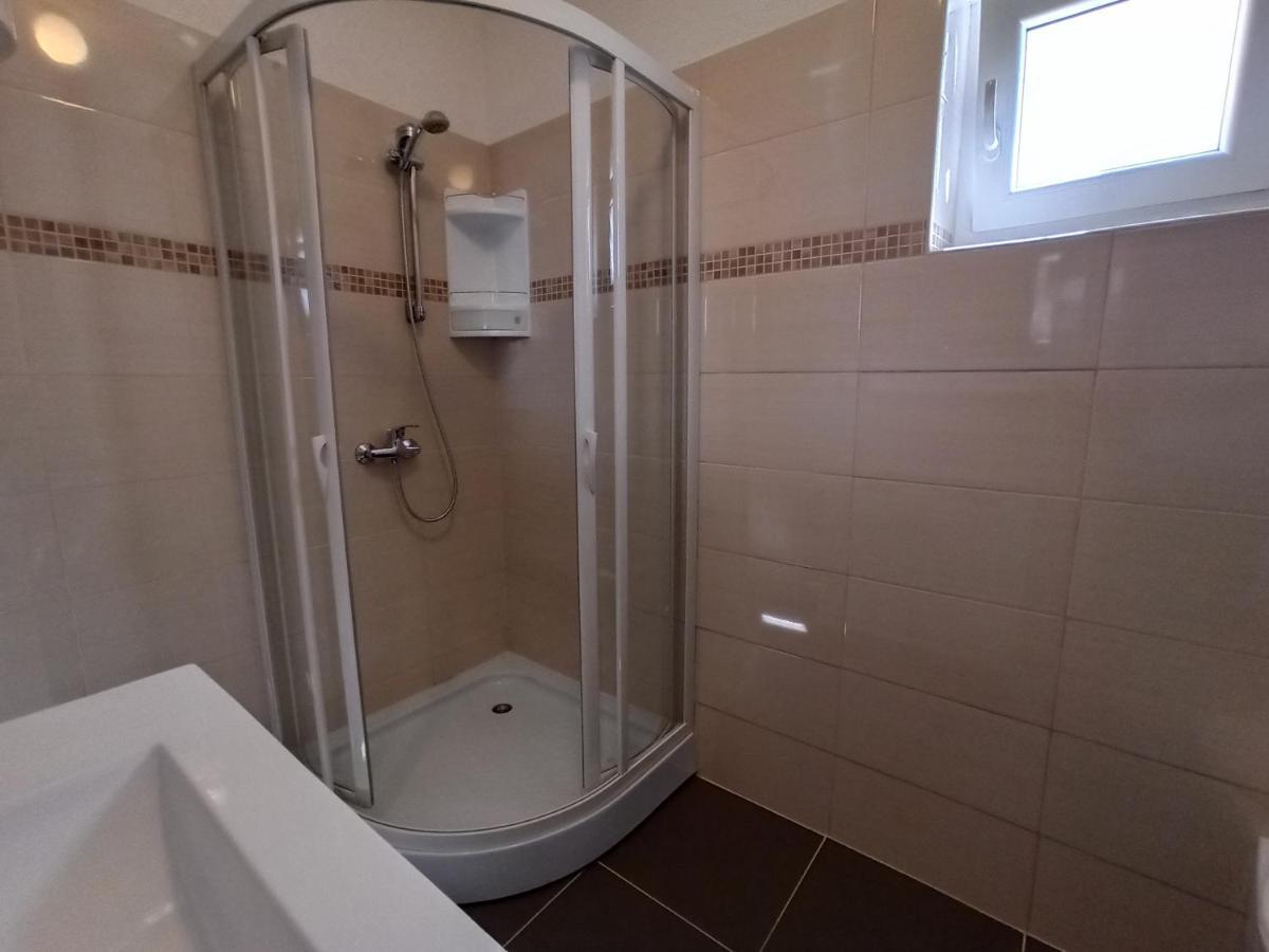 Apartmani Vesna Krk Town Exterior foto