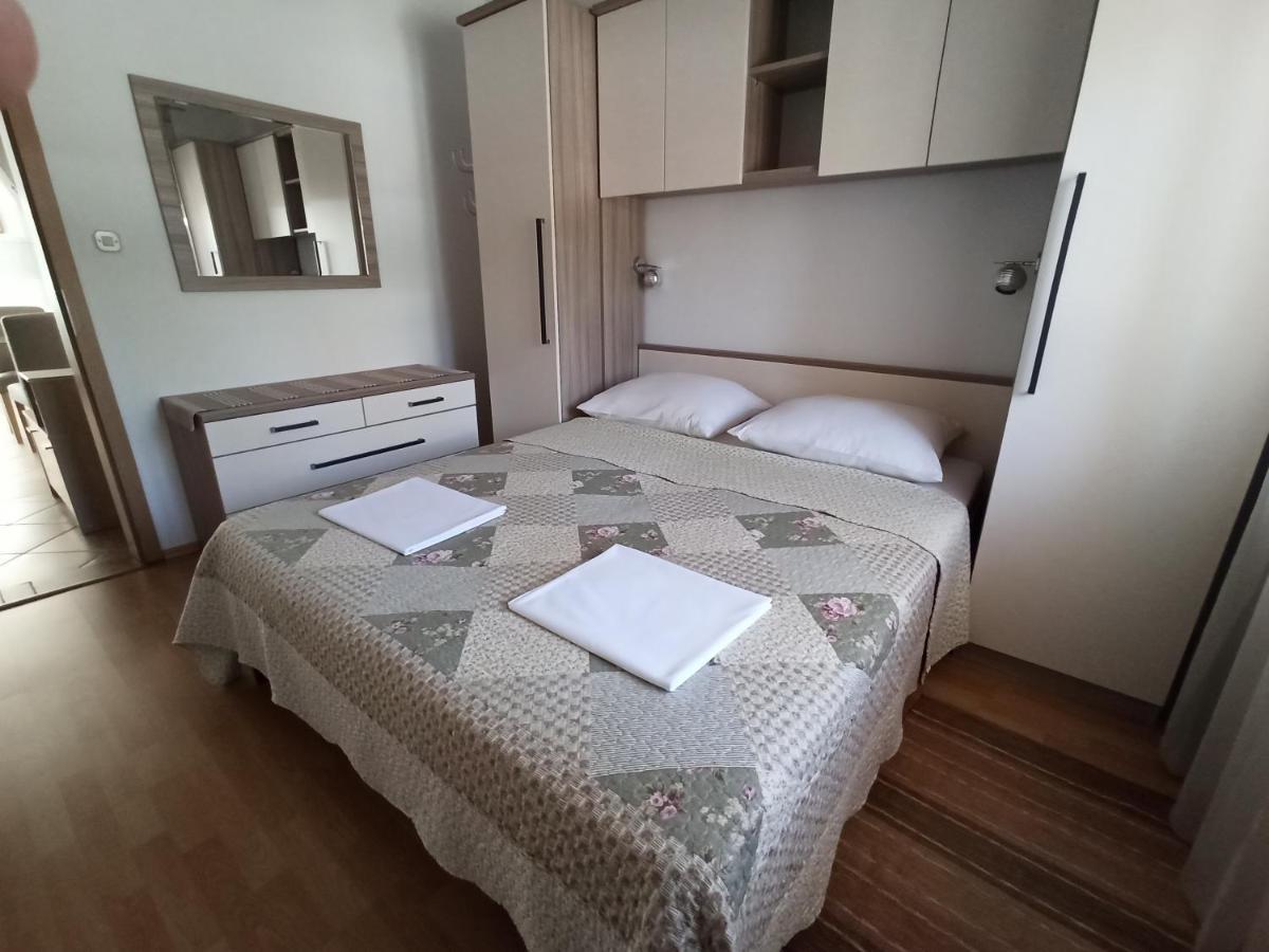 Apartmani Vesna Krk Town Exterior foto