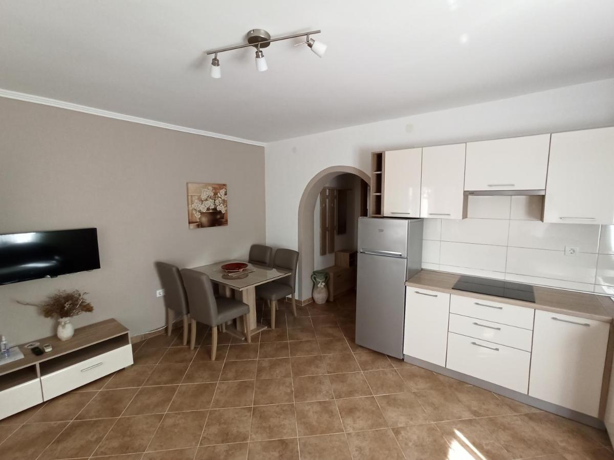 Apartmani Vesna Krk Town Exterior foto