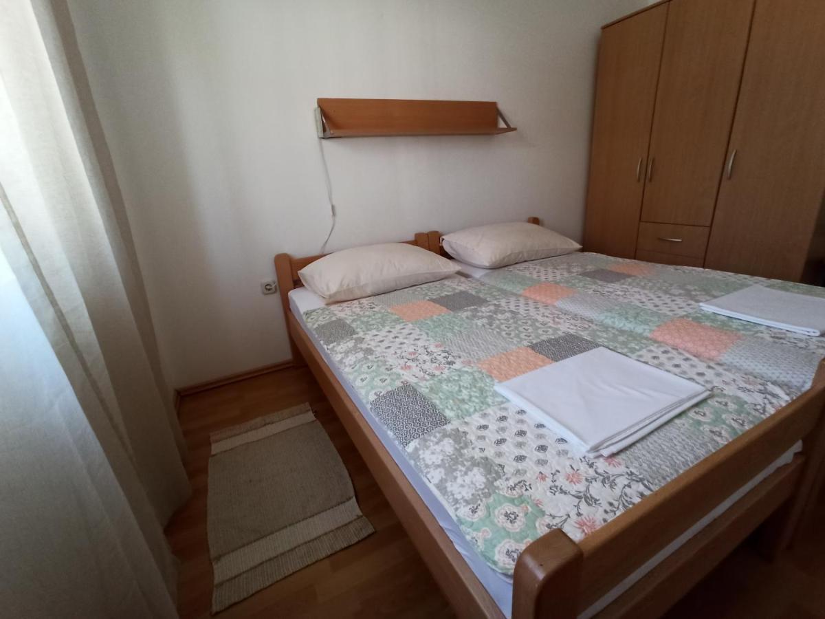 Apartmani Vesna Krk Town Exterior foto