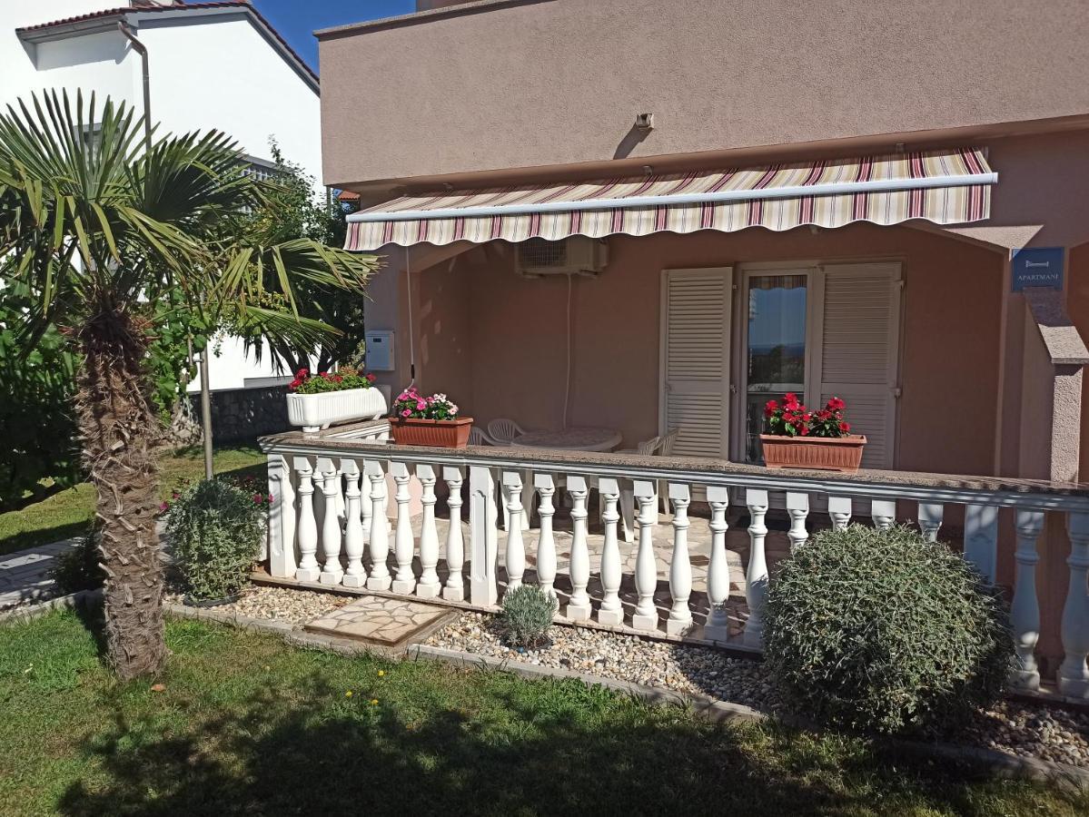Apartmani Vesna Krk Town Exterior foto