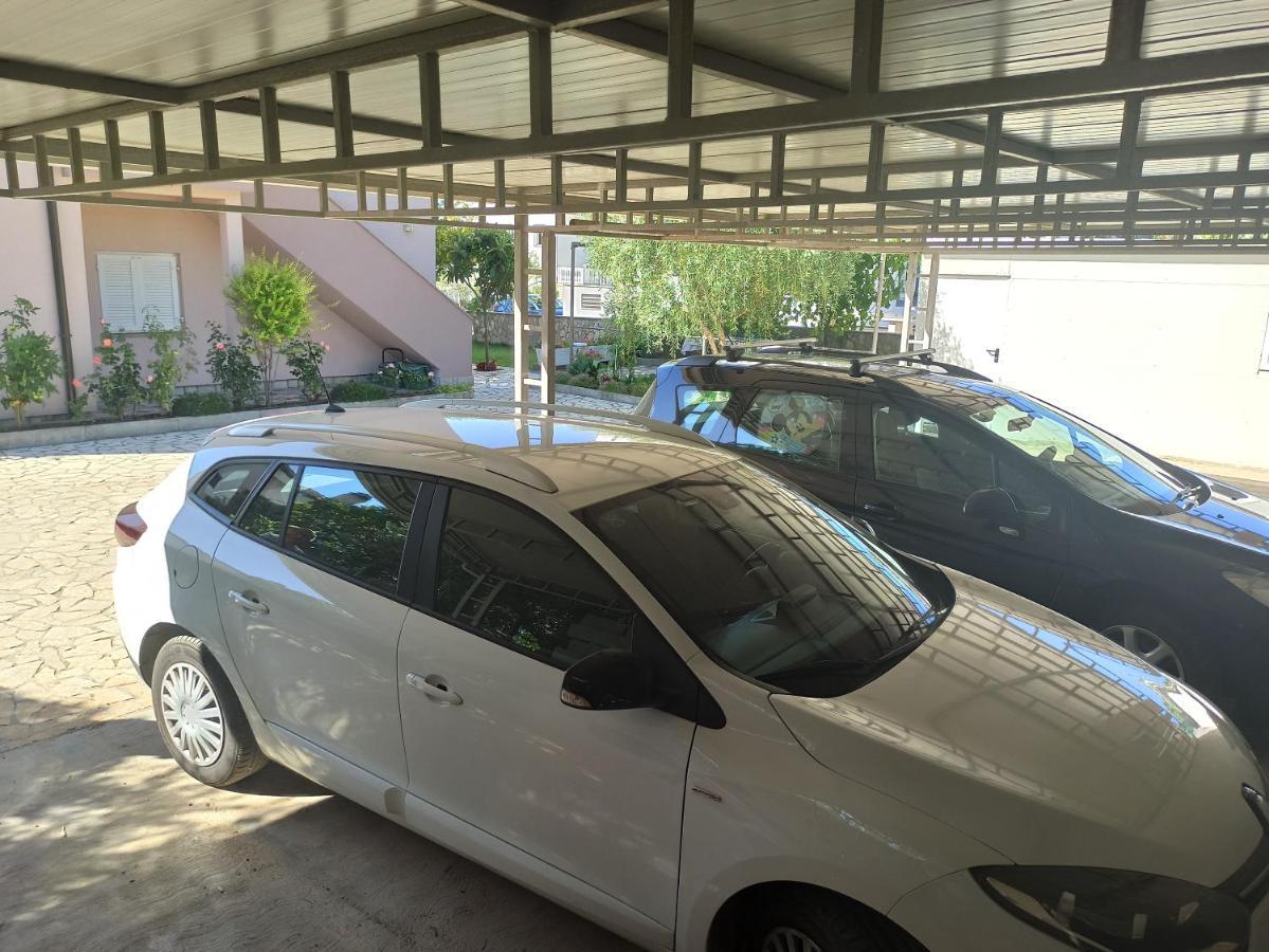 Apartmani Vesna Krk Town Exterior foto