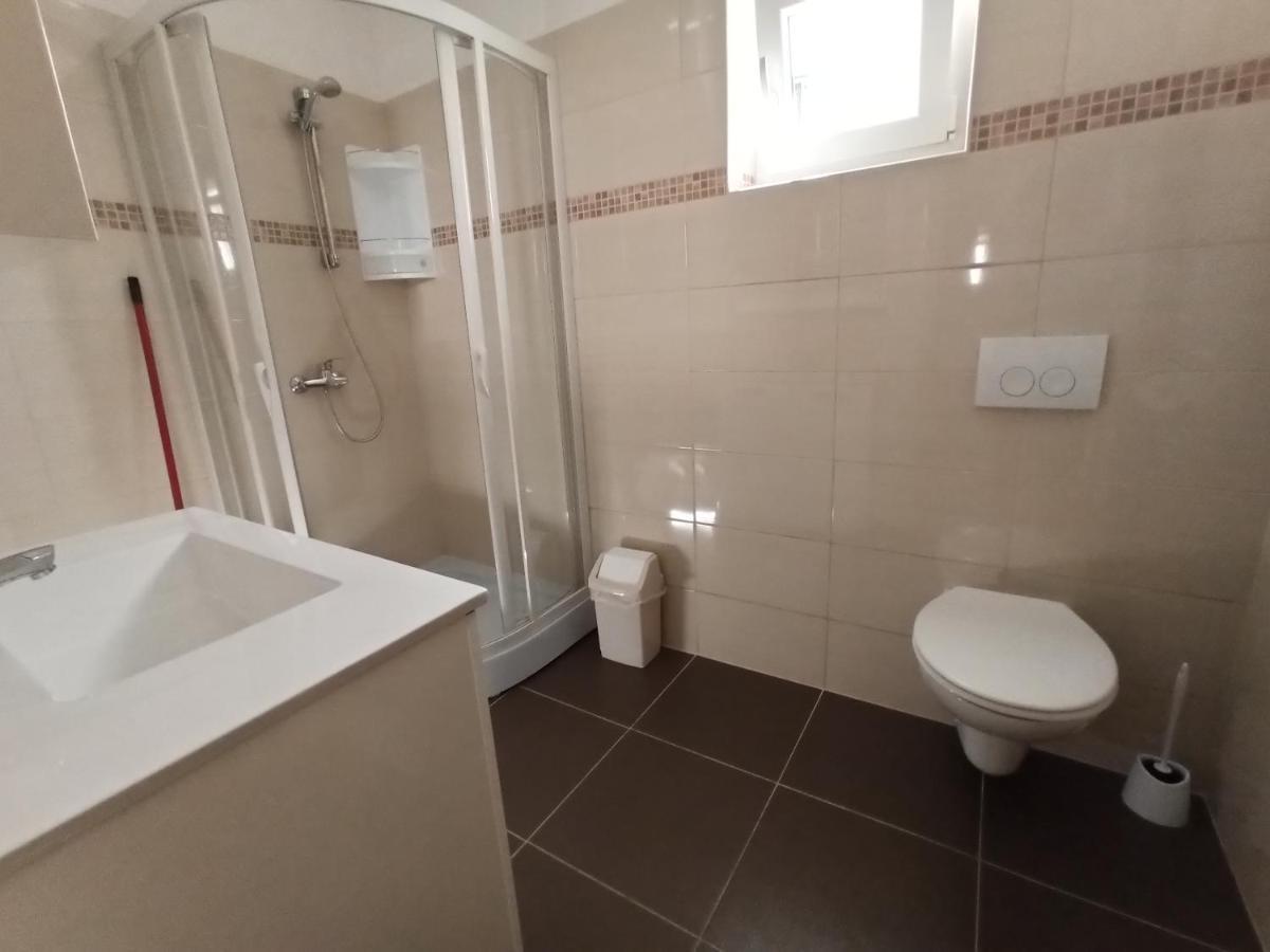 Apartmani Vesna Krk Town Exterior foto