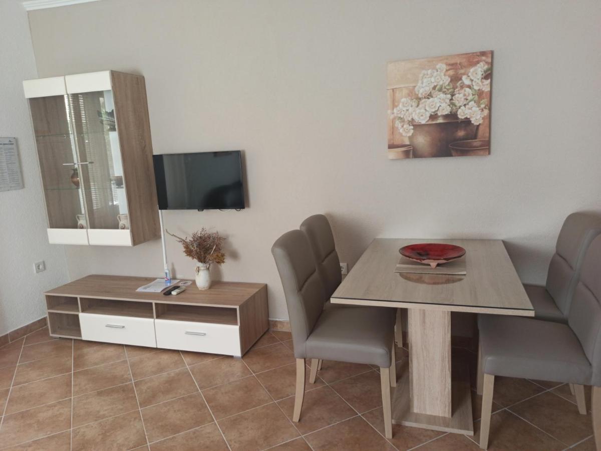 Apartmani Vesna Krk Town Exterior foto