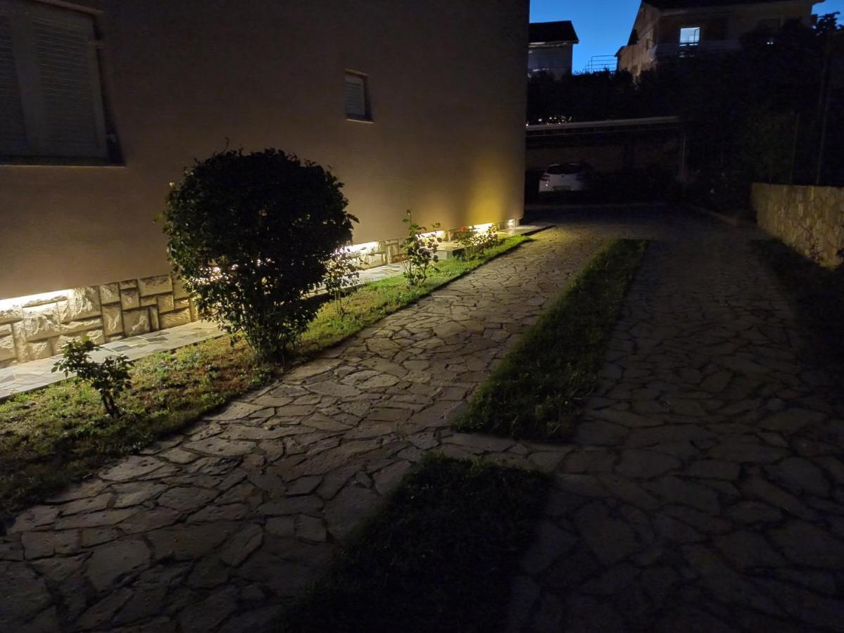Apartmani Vesna Krk Town Exterior foto