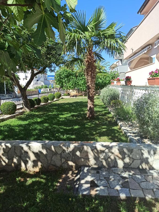 Apartmani Vesna Krk Town Exterior foto