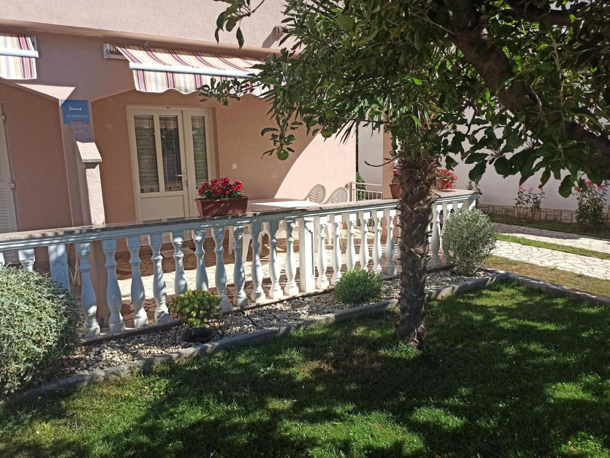 Apartmani Vesna Krk Town Exterior foto