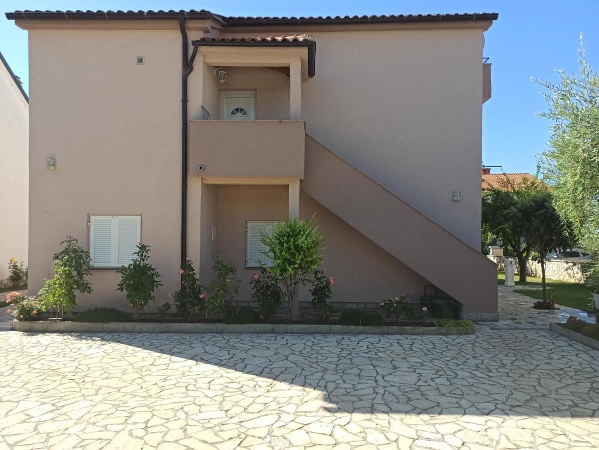 Apartmani Vesna Krk Town Exterior foto