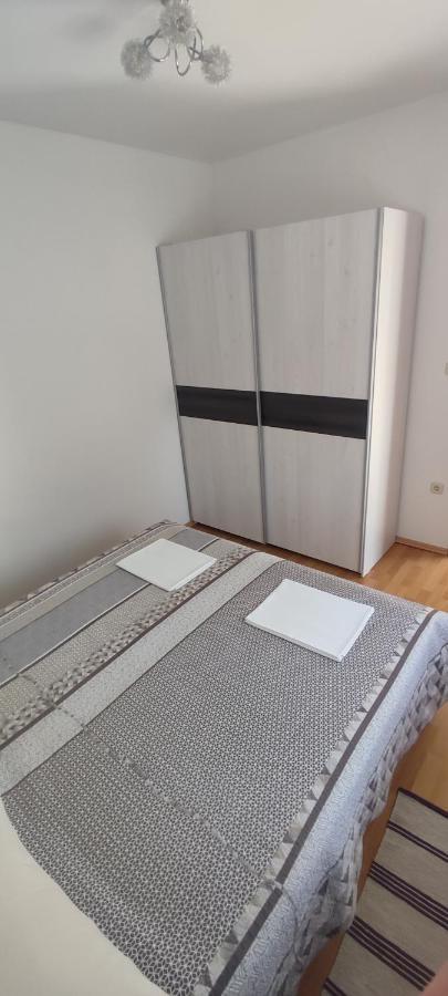 Apartmani Vesna Krk Town Exterior foto