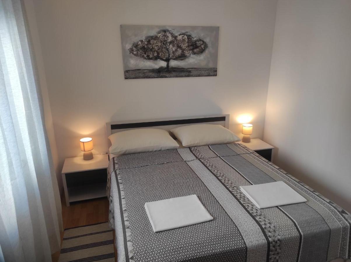 Apartmani Vesna Krk Town Exterior foto