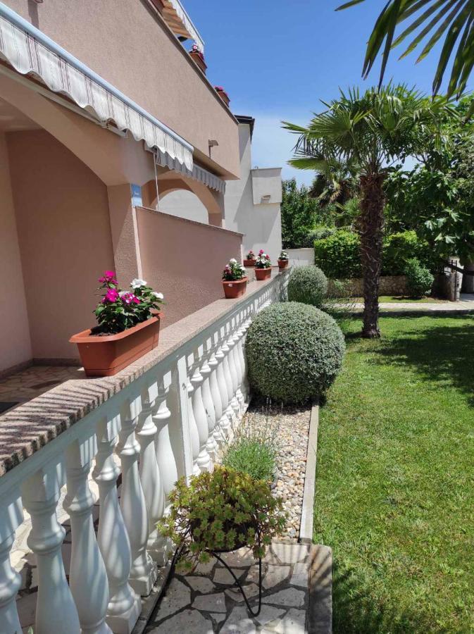 Apartmani Vesna Krk Town Exterior foto