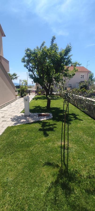 Apartmani Vesna Krk Town Exterior foto