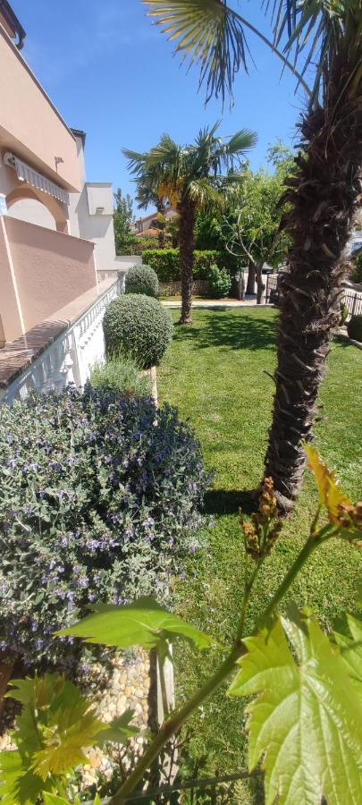 Apartmani Vesna Krk Town Exterior foto